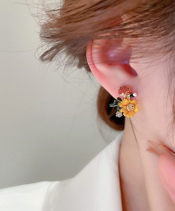 Art Yellow Alloy Zircon Pearl Drop Glaze Floral Stud Earrings Supply - Image 4